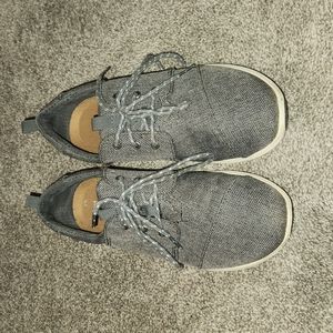 TOMS Canvas tennis shoe